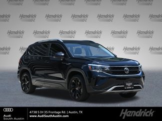 Used 2022 Volkswagen Taos SE image 1