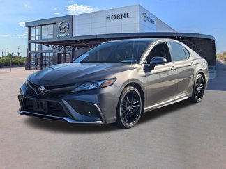 Used 2021 Toyota Camry XSE image 1