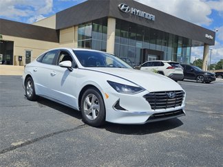 Used 2022 Hyundai Sonata SE image 1