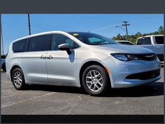 Used 2022 Chrysler Voyager LX image 1