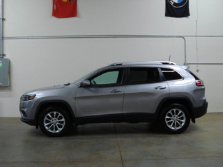 Used 2019 Jeep Cherokee Latitude w/ Popular Appearance Group image 1