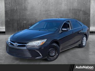 Used 2015 Toyota Camry LE image 1