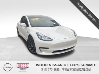 Used 2022 Tesla Model 3 Standard Range image 1