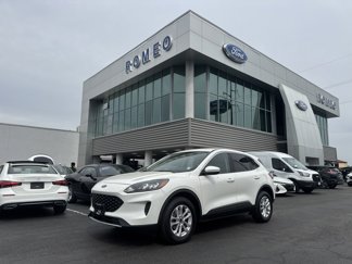 Used 2020 Ford Escape SE image 1