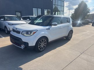 Used 2017 Kia Soul ! w/ Tech Package image 1