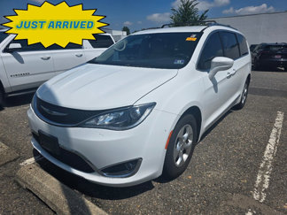 Used 2017 Chrysler Pacifica Touring-L Plus image 1