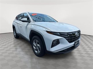 Used 2023 Hyundai Tucson SE image 1