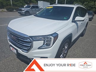 Used 2023 GMC Terrain SLT image 1