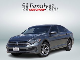 Used 2024 Volkswagen Jetta SE image 1