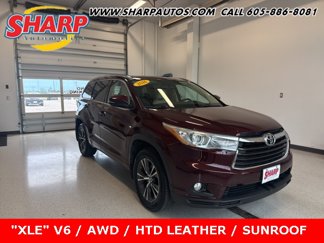 Used 2016 Toyota Highlander XLE image 1