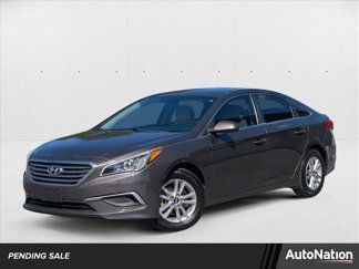 Used 2017 Hyundai Sonata SE image 1