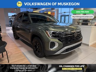 New 2025 Volkswagen Atlas Peak Edition SE image 1