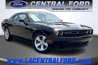 Used 2023 Dodge Challenger SXT image 1