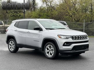 New 2025 Jeep Compass Latitude image 1
