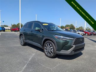 Used 2022 Toyota Corolla Cross XLE video 1