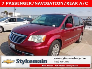 Used 2014 Chrysler Town & Country Touring image 1