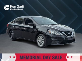 Used 2017 Nissan Sentra SV image 1