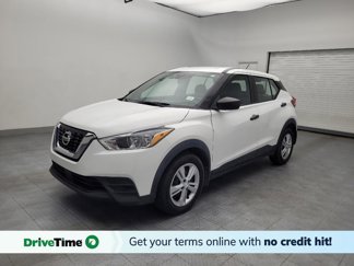 Used 2020 Nissan Kicks S image 1
