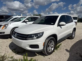 Used 2014 Volkswagen Tiguan S image 1