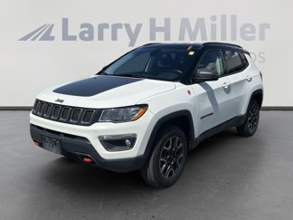 Used 2019 Jeep Compass Trailhawk image 1