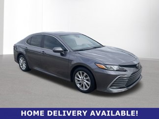 Used 2023 Toyota Camry LE image 1