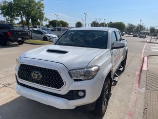 Used 2017 Toyota Tacoma TRD Sport image 1