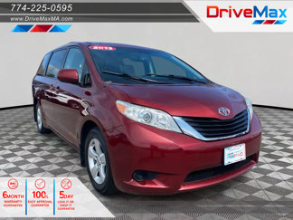 Used 2013 Toyota Sienna LE image 1