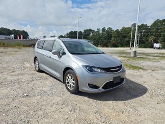 Used 2020 Chrysler Pacifica Touring-L image 1
