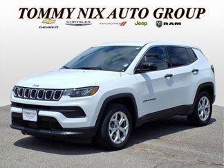 Used 2024 Jeep Compass Sport image 1