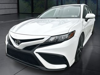 Used 2022 Toyota Camry SE image 1