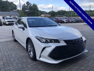 Used 2019 Toyota Avalon XLE w/ Moonroof Package image 1