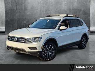 Used 2020 Volkswagen Tiguan SE image 1