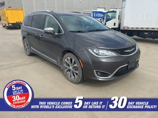 Used 2017 Chrysler Pacifica Limited image 1