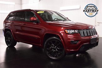 Used 2019 Jeep Grand Cherokee Altitude image 1