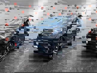 Used 2017 Toyota RAV4 LE image 1