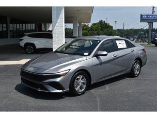 New 2025 Hyundai Elantra SE image 1