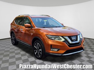 Used 2017 Nissan Rogue SL w/ SL Premium Package image 1