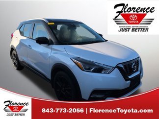 Used 2020 Nissan Kicks SR image 1