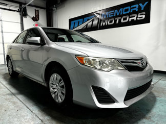 Used 2012 Toyota Camry SE image 1