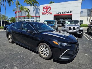 Used 2023 Toyota Camry LE image 1