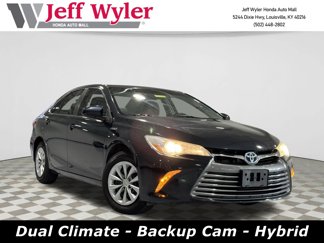 Used 2017 Toyota Camry LE image 1