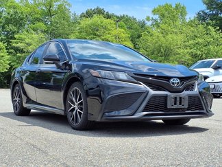 Used 2021 Toyota Camry SE image 1