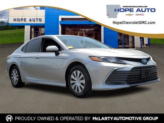 Used 2022 Toyota Camry LE image 1
