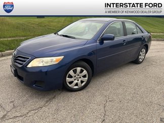 Used 2010 Toyota Camry LE image 1