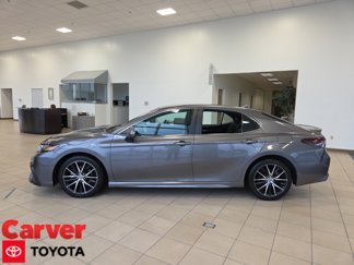 Used 2021 Toyota Camry SE image 1