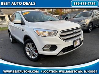 Used 2017 Ford Escape SE image 1