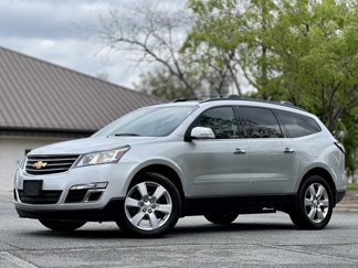 Used 2017 Chevrolet Traverse LT w/ Style and Technology Package image 1