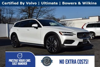 Certified 2024 Volvo V60 B5 Cross Country Ultimate w/ Protection Package Premier image 1