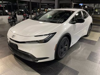 Used 2023 Toyota Prius LE image 1