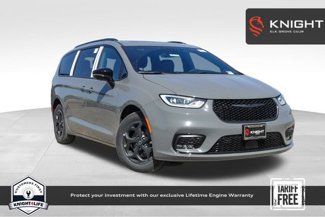 New 2025 Chrysler Pacifica Premium image 1